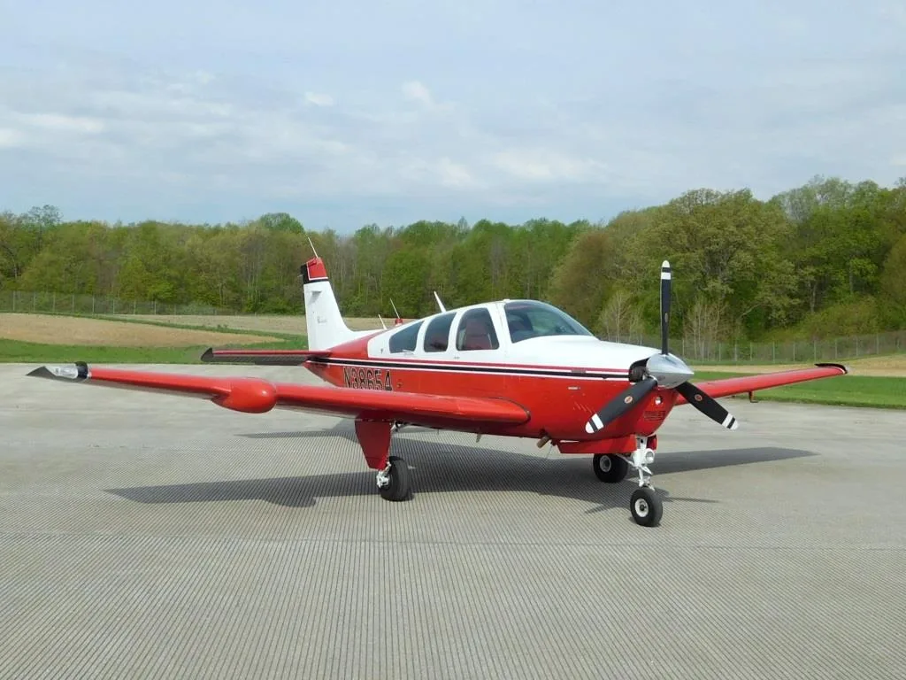 Exterior view of a 1981 Beech F33A - N38654 Aircraft.