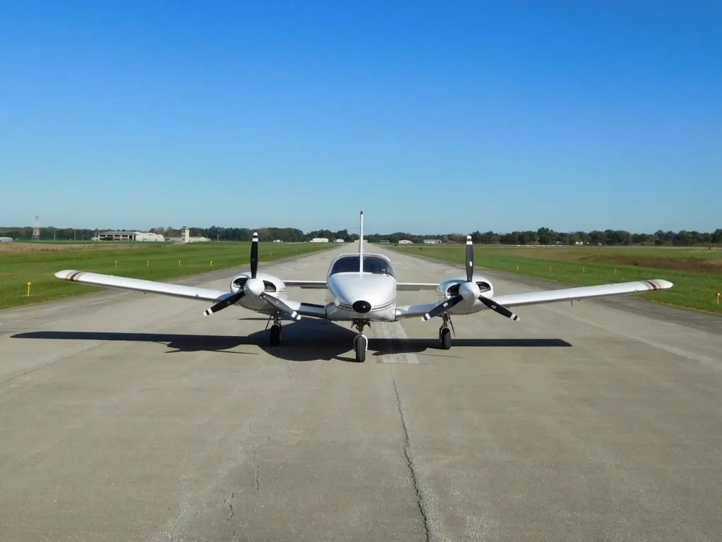 Exterior view of a 1981 Piper Seneca II - N455US Aircraft.