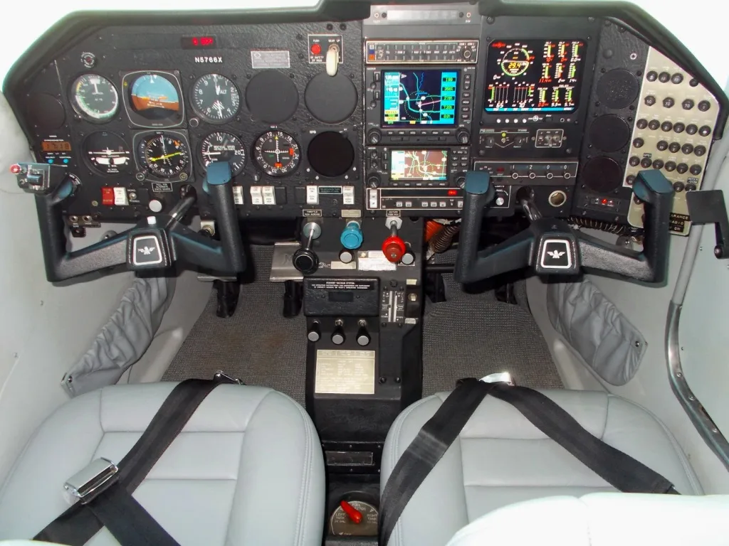 Cockpit and instrument panel of a 1984 Mooney m20j n5766x.