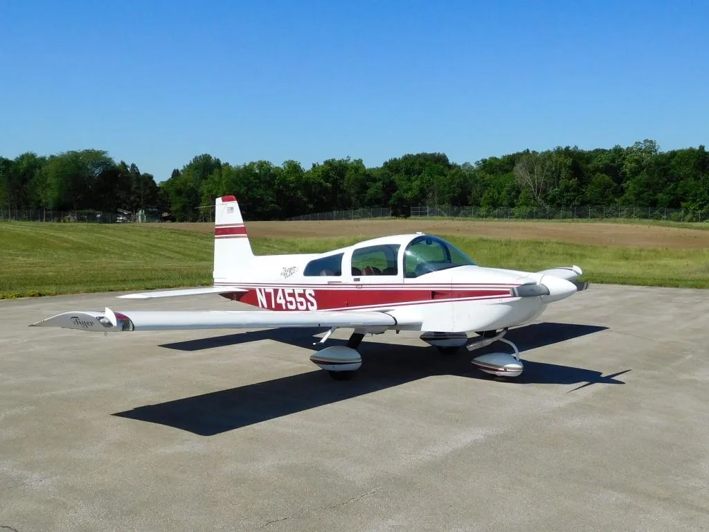 Exterior view of a 1991 Grumman Tiger - N7455S Aircraft.