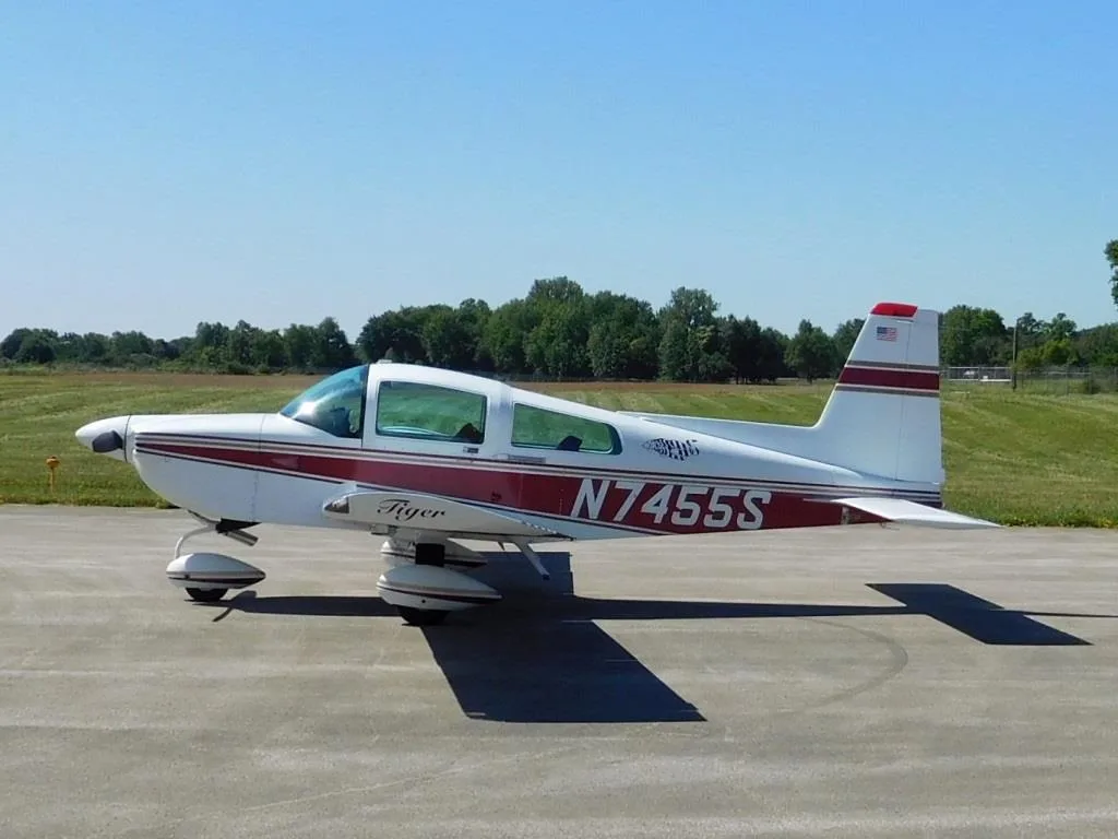 Exterior view of a 1991 Grumman Tiger - N7455S Aircraft.