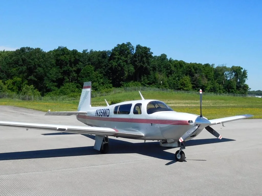 Exterior view of a 1995 Mooney Ovation- N35MD Aircraft.