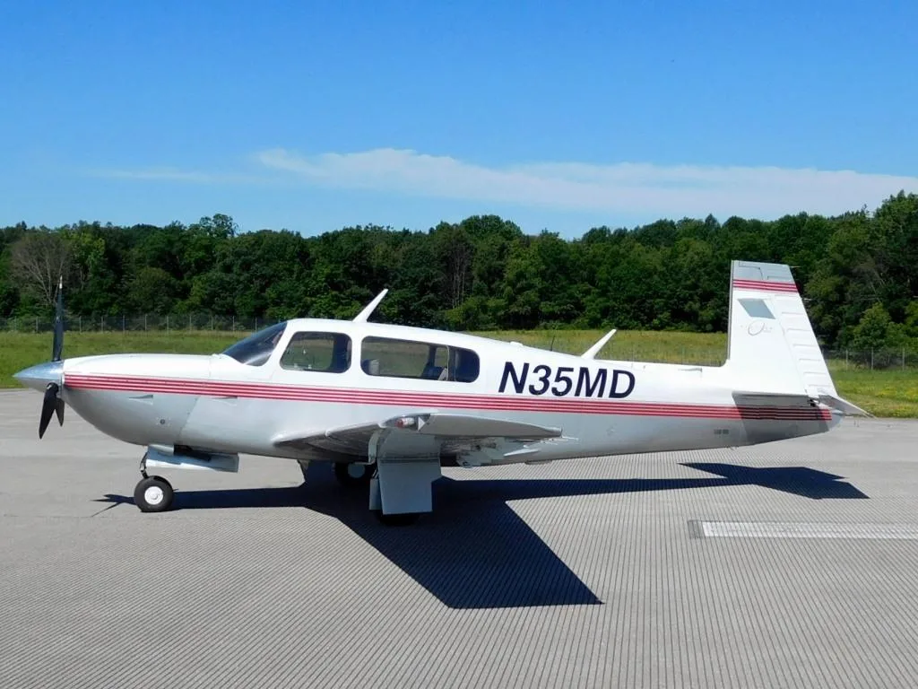 Exterior view of a 1995 Mooney Ovation- N35MD Aircraft.