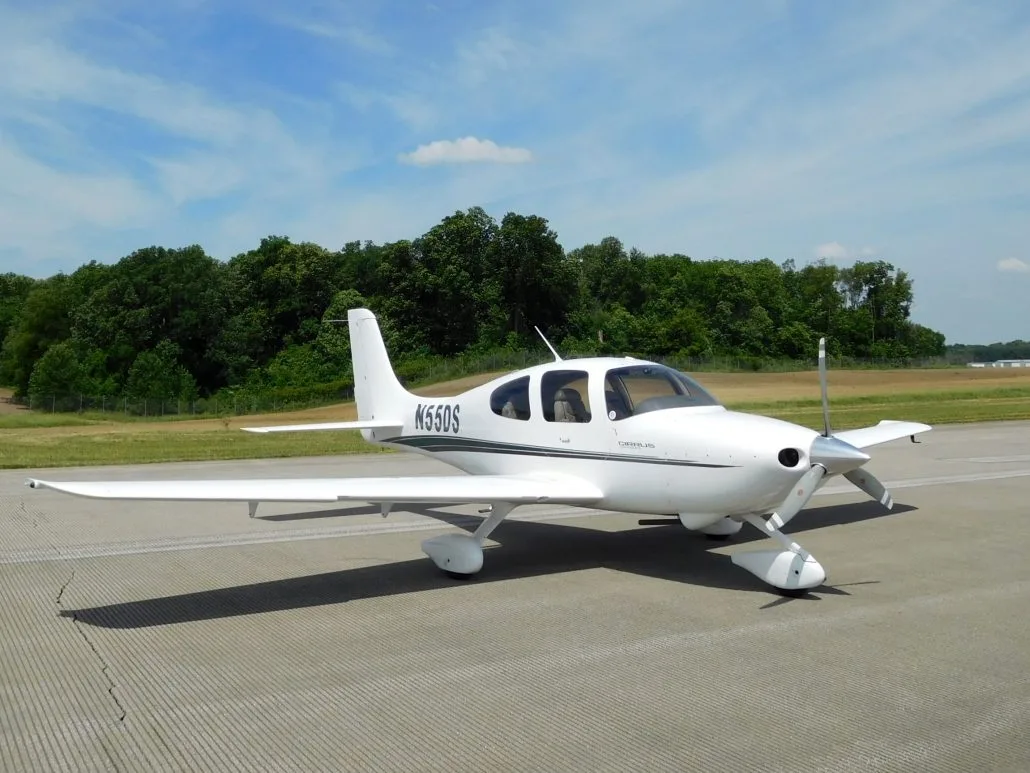 Exterior view of a 1999 Cirrus SR20 - N55DS Aircraft.