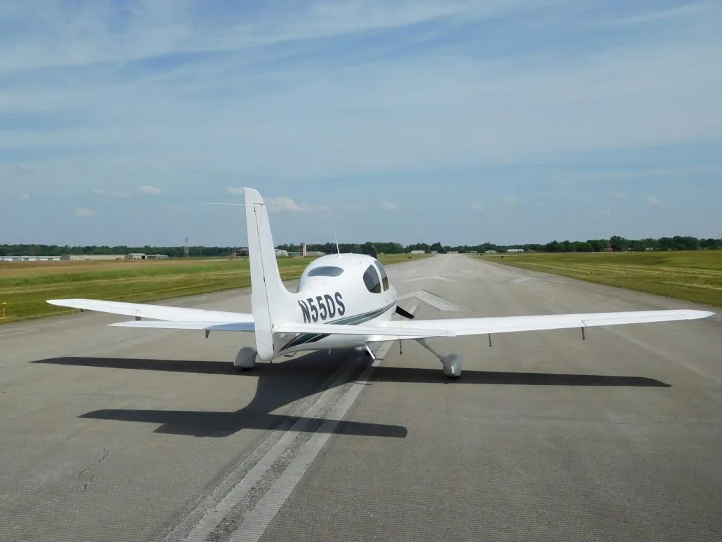 Exterior view of a 1999 Cirrus SR20 - N55DS Aircraft.