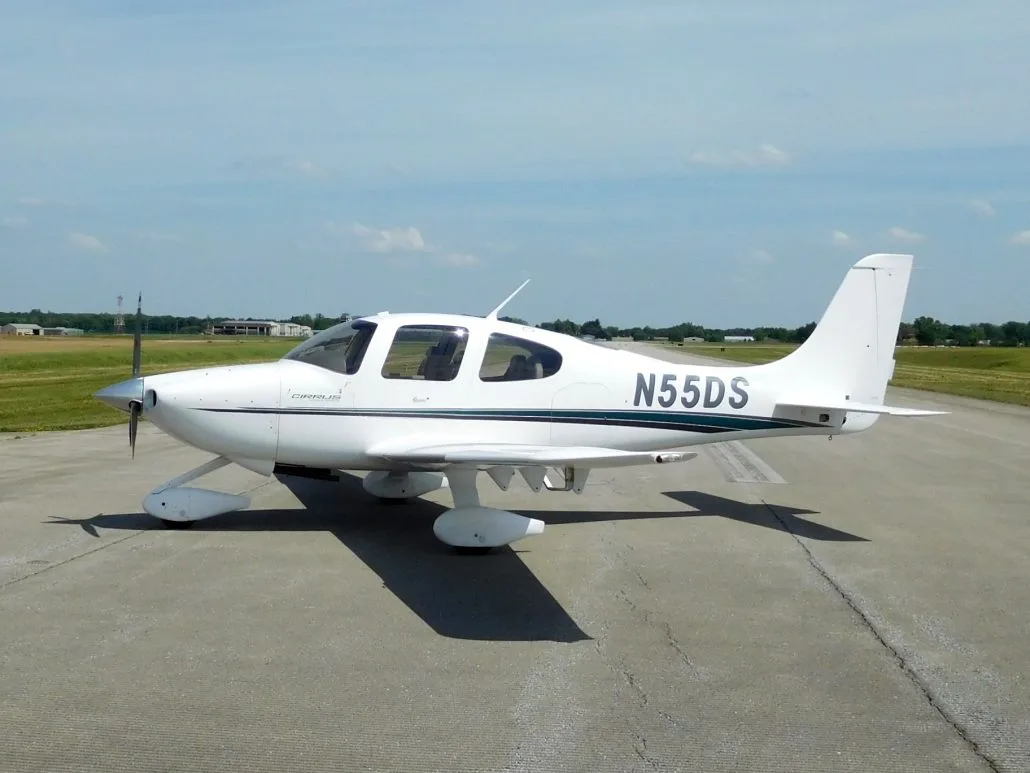 Exterior view of a 1999 Cirrus SR20 - N55DS Aircraft.