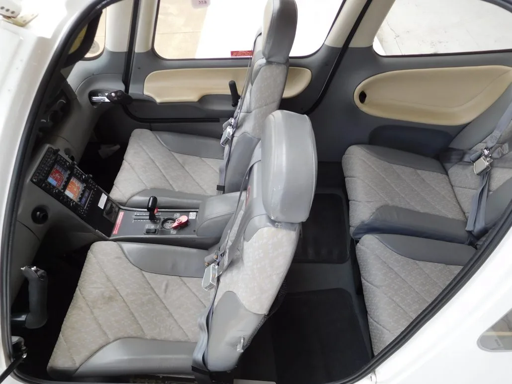 Cabin interior of a 1999 Cirrus SR20 - N55DS Aircraft.