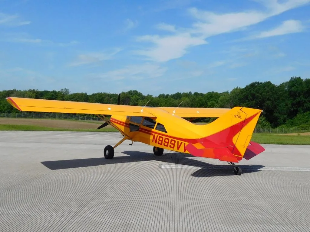 Exterior view of a 1999 Maule MX-7-235 - N999VV Aircraft.
