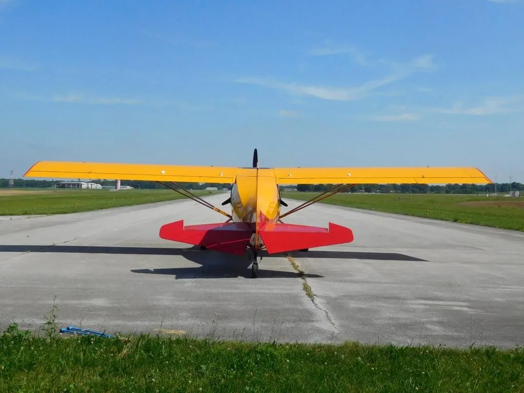 Exterior view of a 1999 Maule MX-7-235 - N999VV Aircraft.
