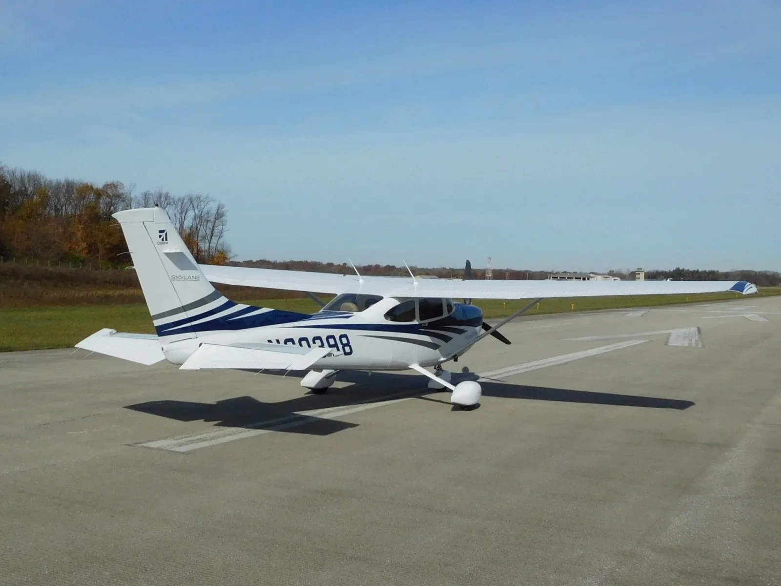 Exterior view of a 2006 Cessna 182T- N60398 Aircraft.