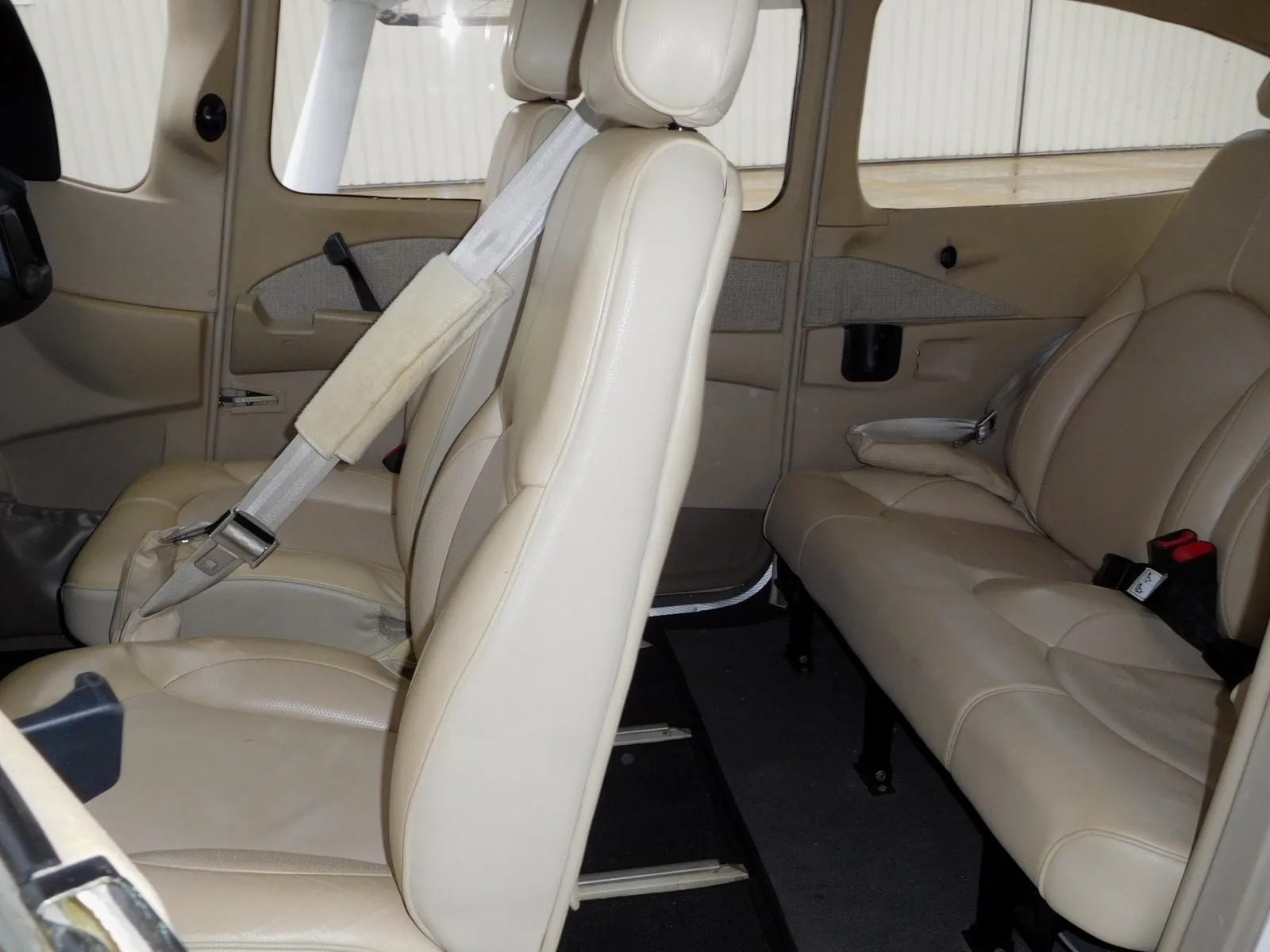 Cabin interior of a 2006 Cessna 182T- N60398 Aircraft.