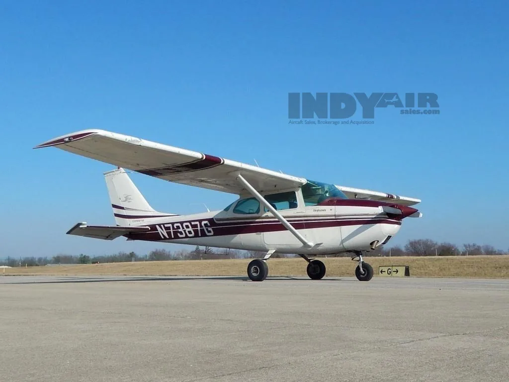 Exterior view of a 1970 Cessna 172 - N7387G Aircraft.