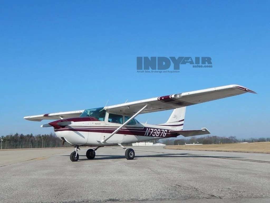 Exterior view of a 1970 Cessna 172 - N7387G Aircraft.