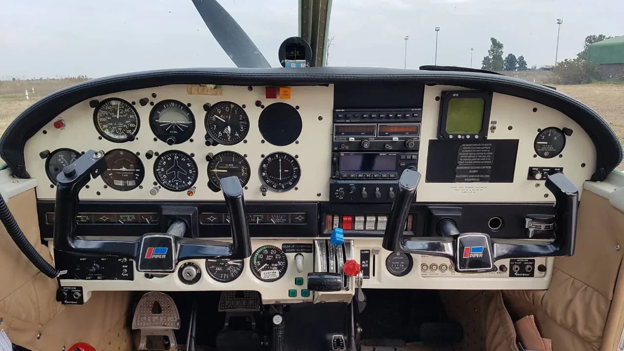 Cockpit and instrument panel of a 1969 Hartzell PA28R-200 Arrow.
