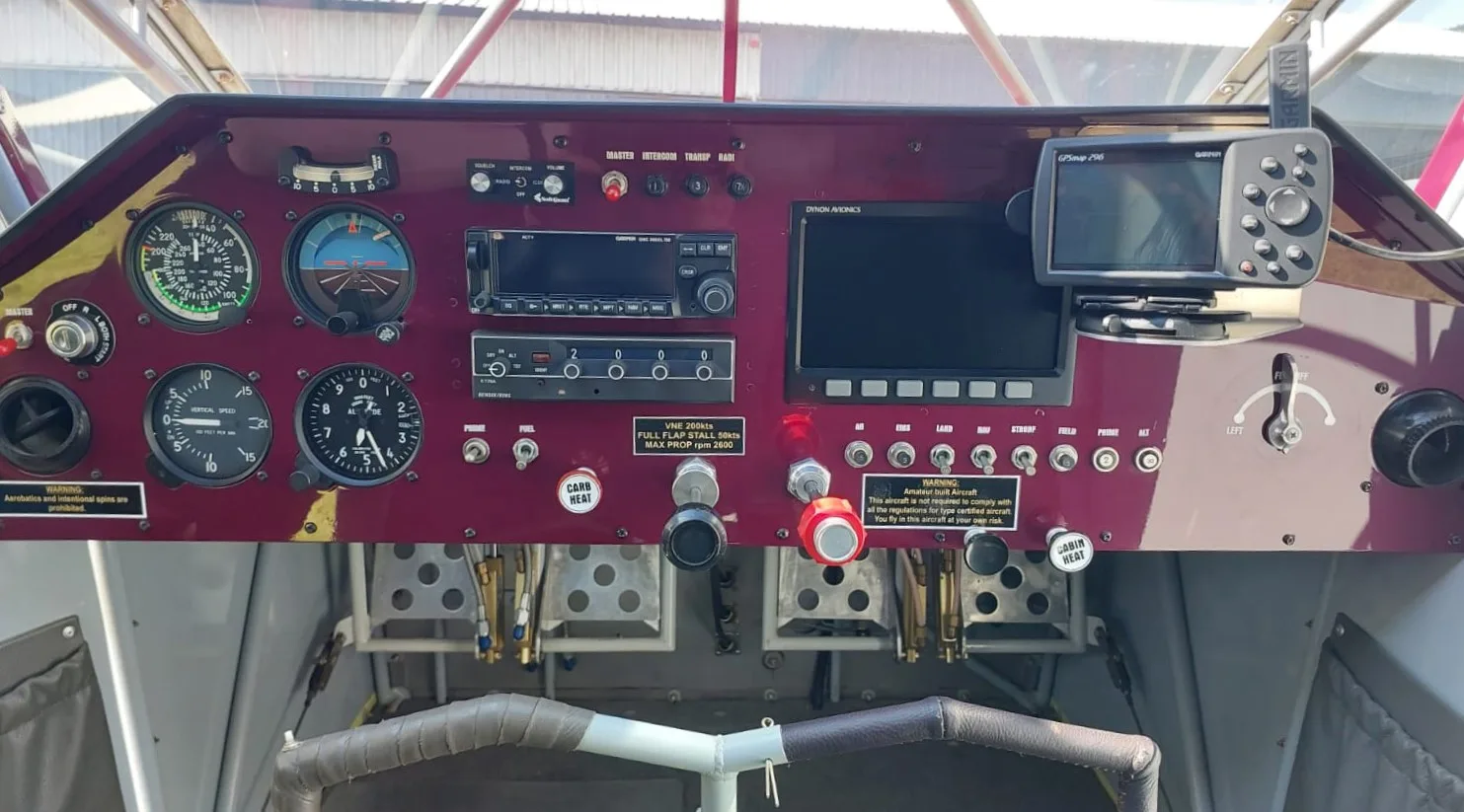 Avionics suite of a 2004 Sensenich.