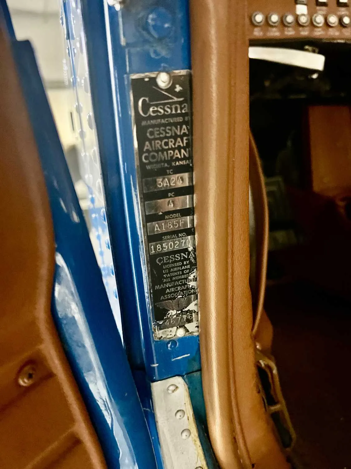 Avionics suite of a 1975 Cessna A185F.