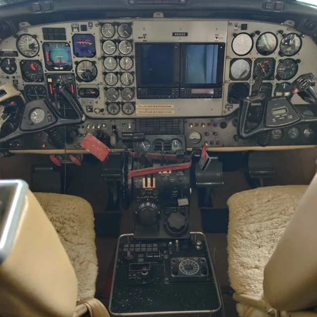 Cockpit and instrument panel of a 1983 Beechcraft King Air B200.