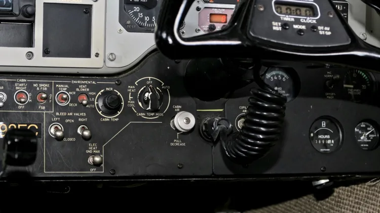 Avionics suite of a 1990 Beechcraft King Air C90A.