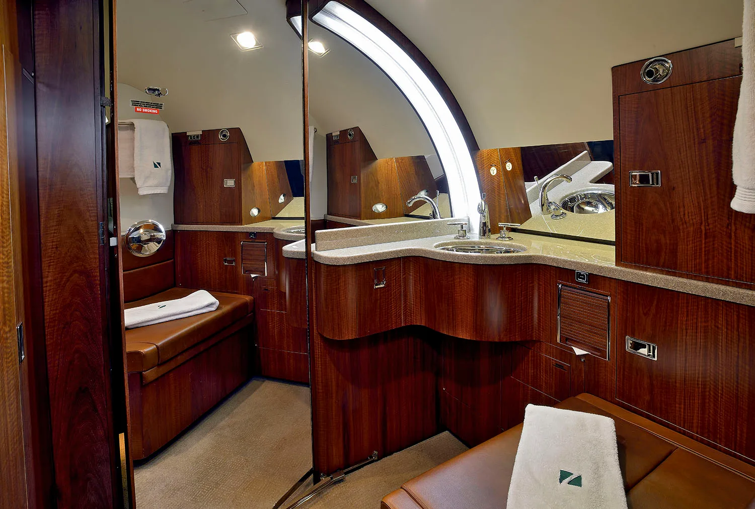 Cabin interior of a 1996 Gulfstream GIV-SP.