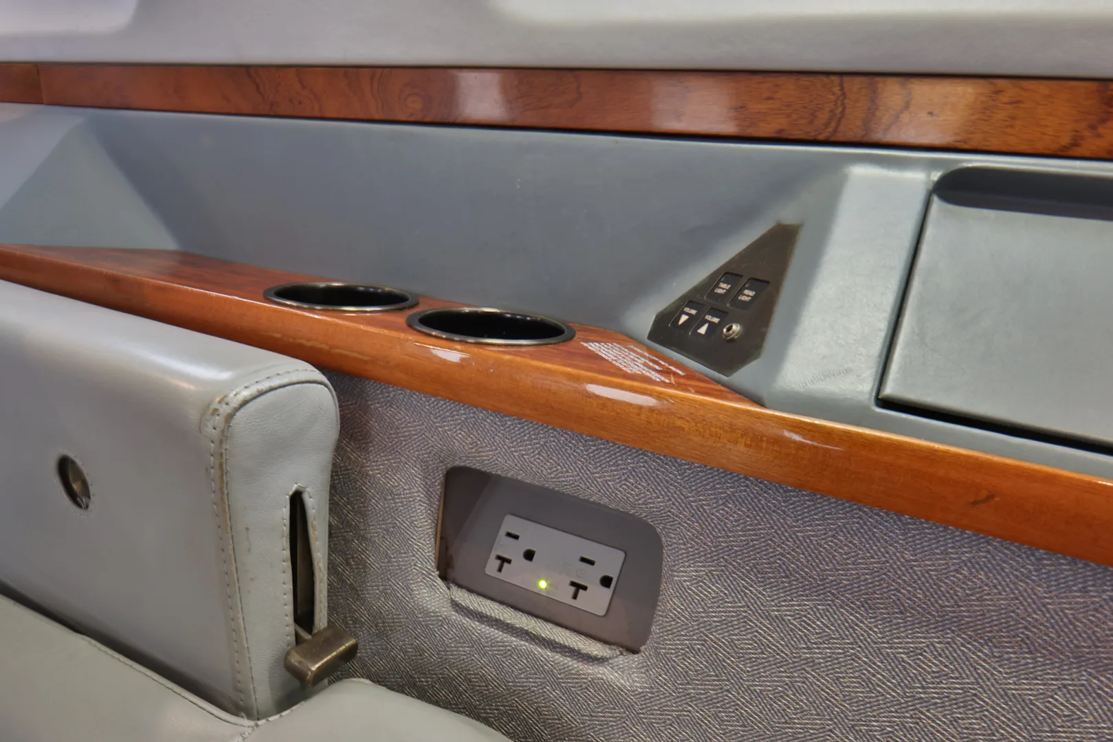 Cabin interior of a 1998 Hawker 800XP.