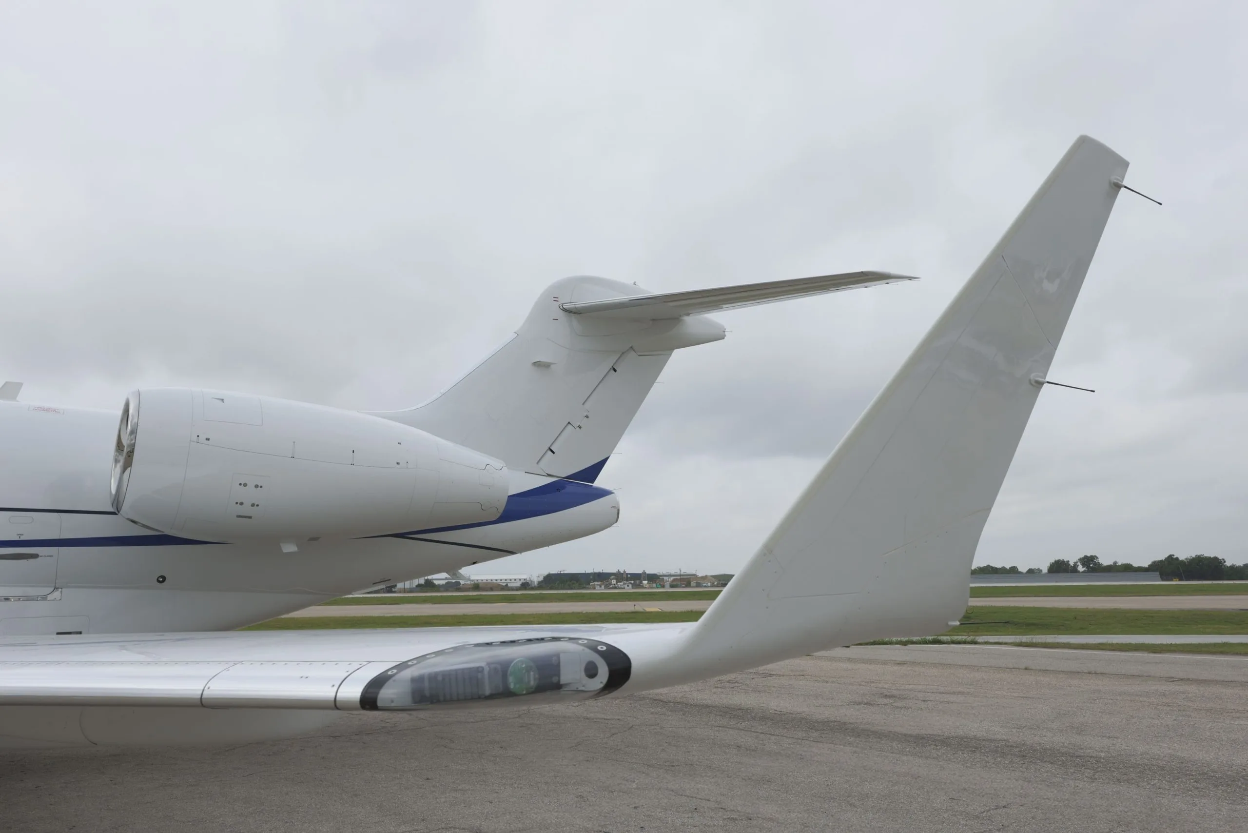Exterior view of a 2009 Bombardier Challenger 300, N999ND.