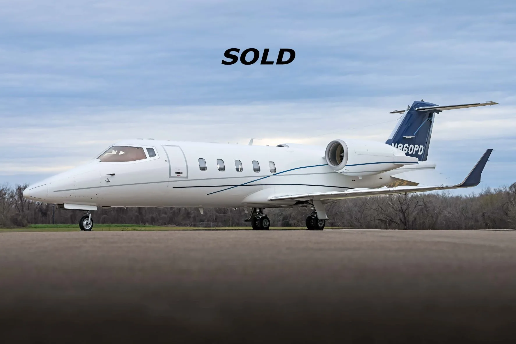 Exterior view of a 2010 Beechcraft King Air 350i, FL-706.