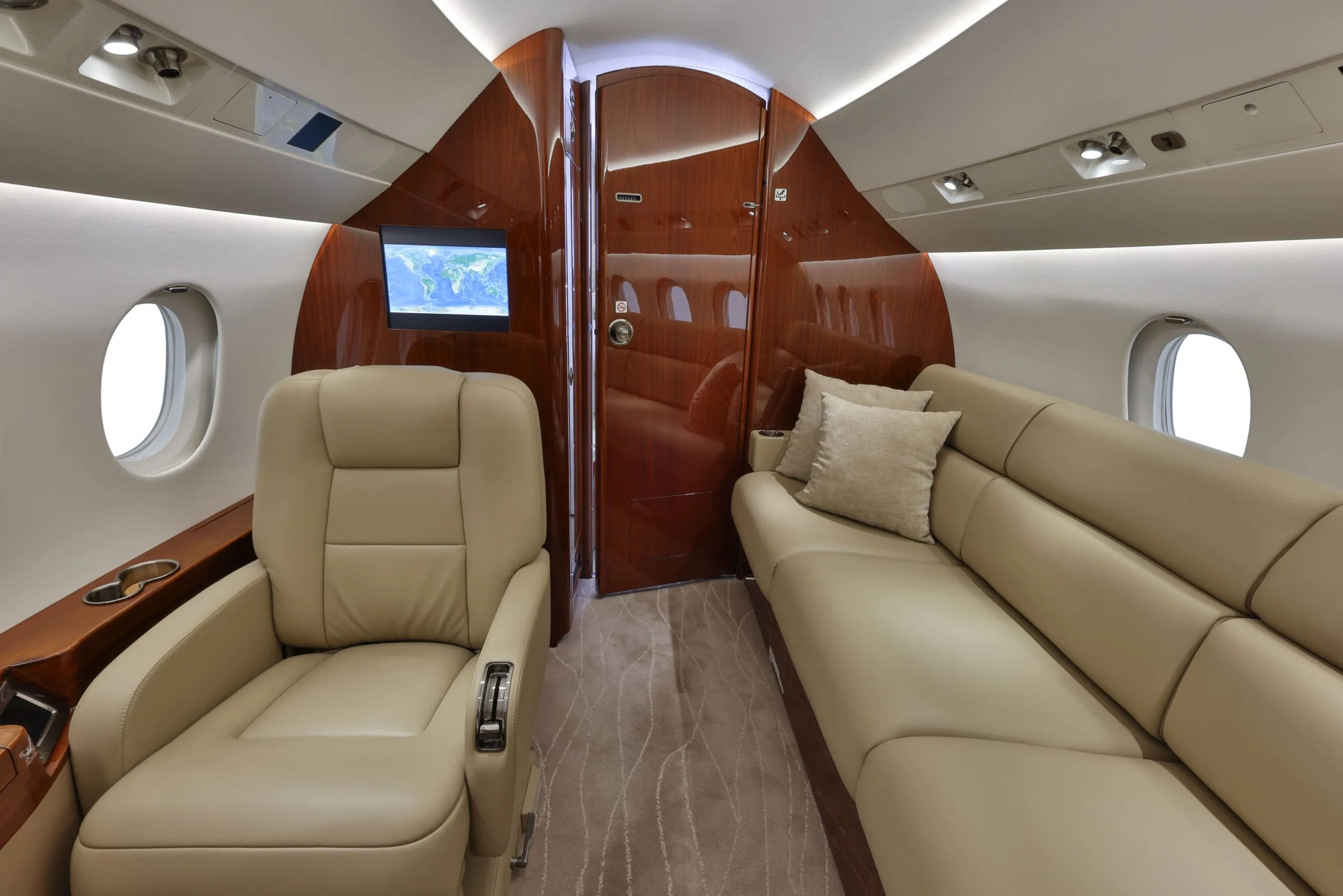 Cabin interior of a Dassault FALCON 900EX EASy.
