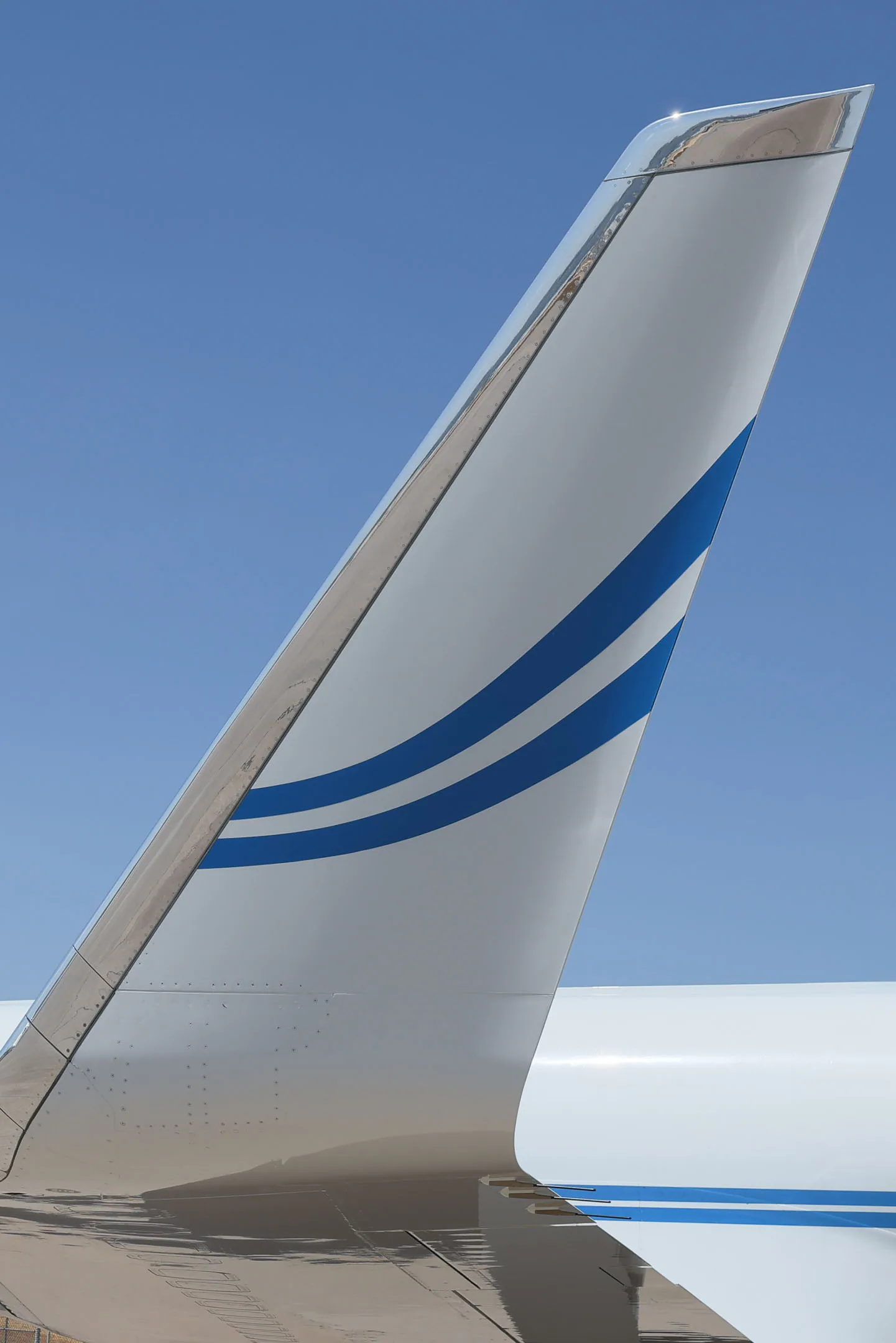 Marketing image of a Gulfstream G550.