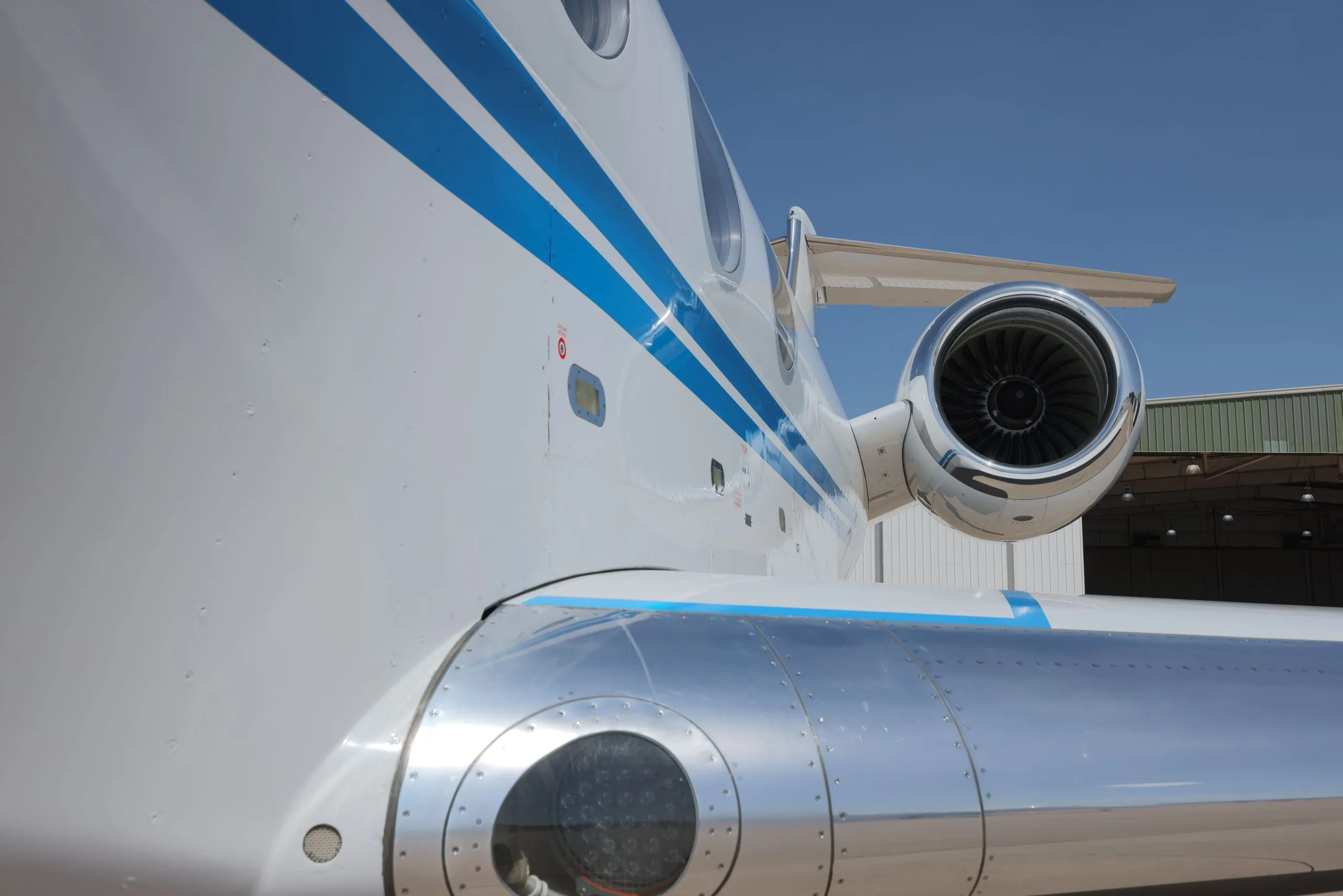 Engine detail of a Gulfstream G550.