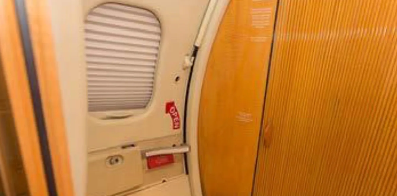 Cabin interior of a Learjet 60 sn191.