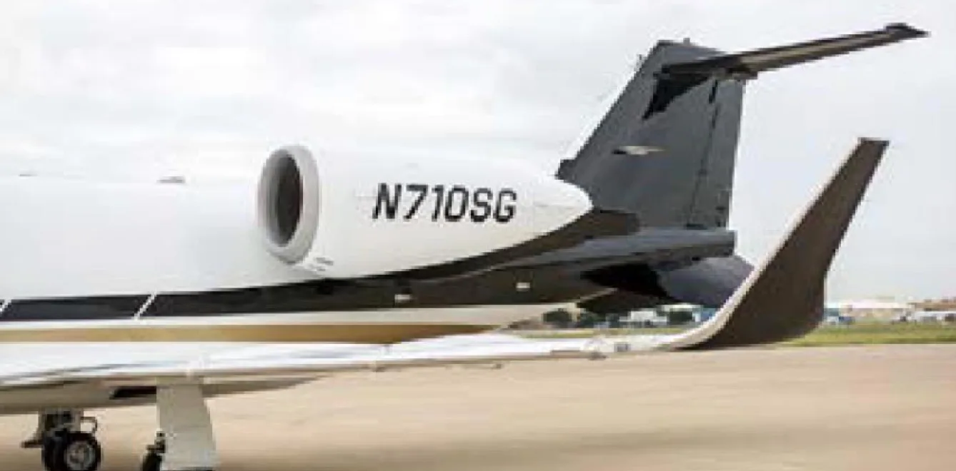 Exterior view of a Learjet 60 sn191.