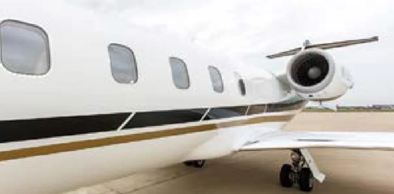 Exterior view of a Learjet 60 sn191.