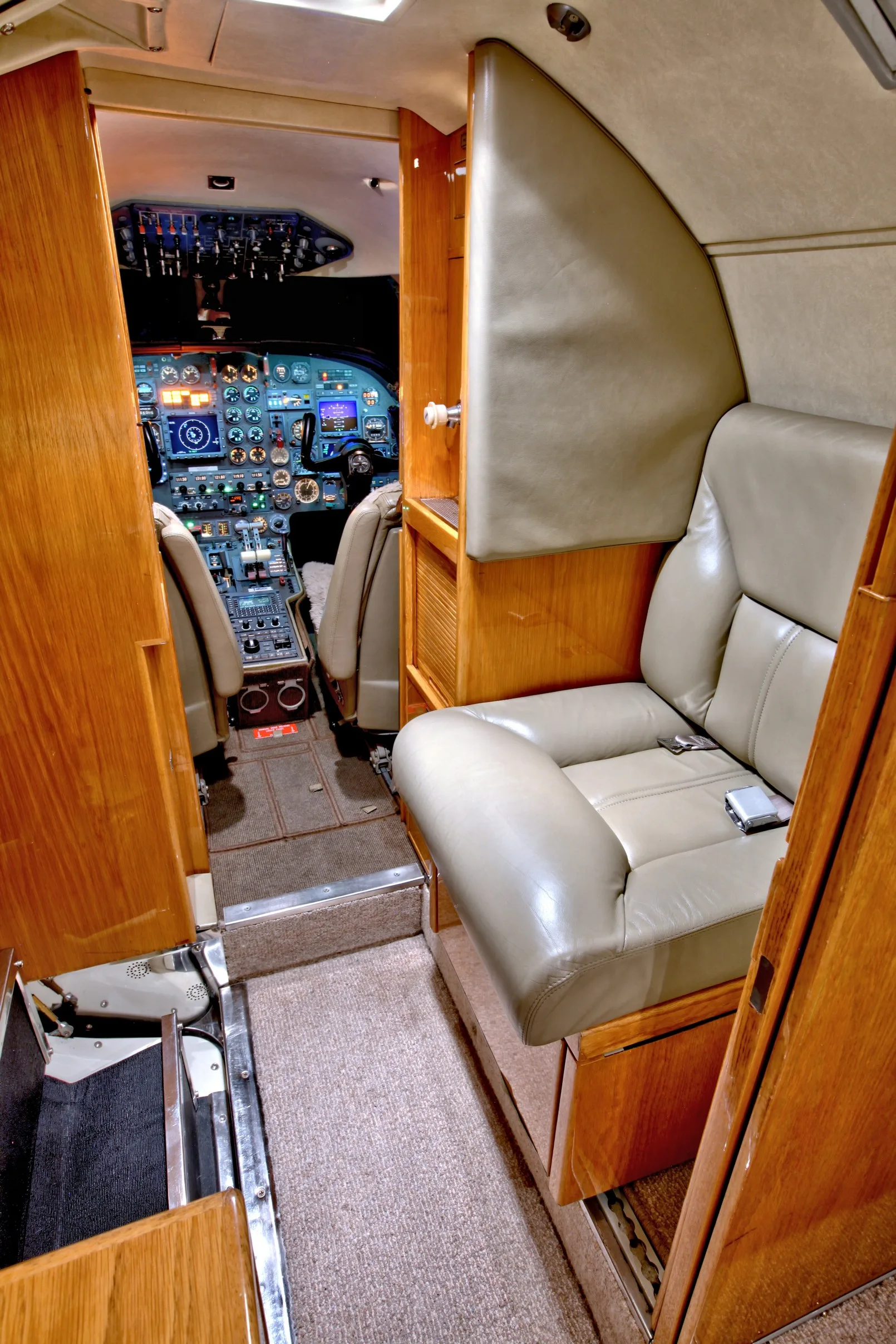 Cabin interior of a 1981 Dassault falcon 10 sn 176.