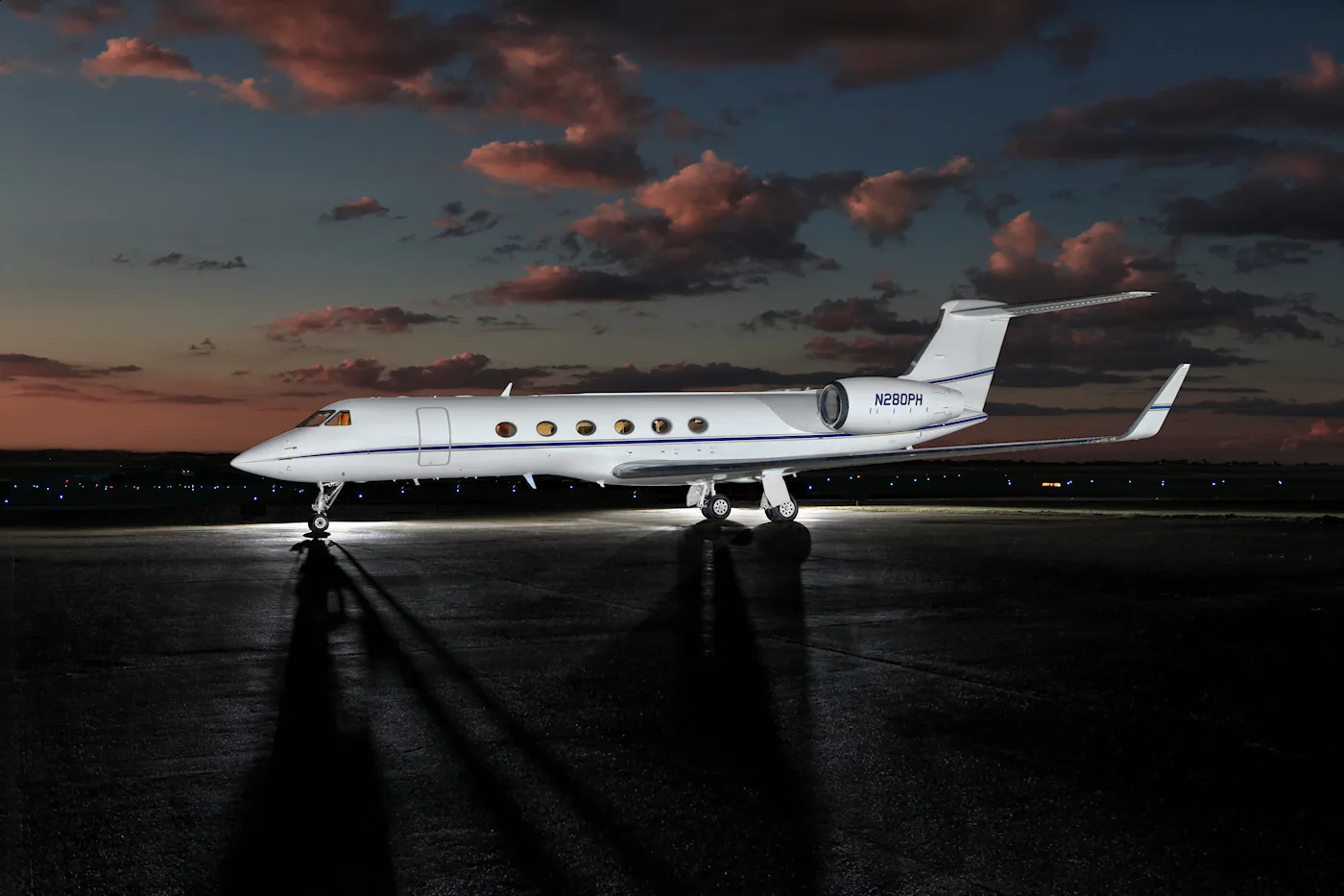 Cabin interior of a 1999 Gulfstream G-V.