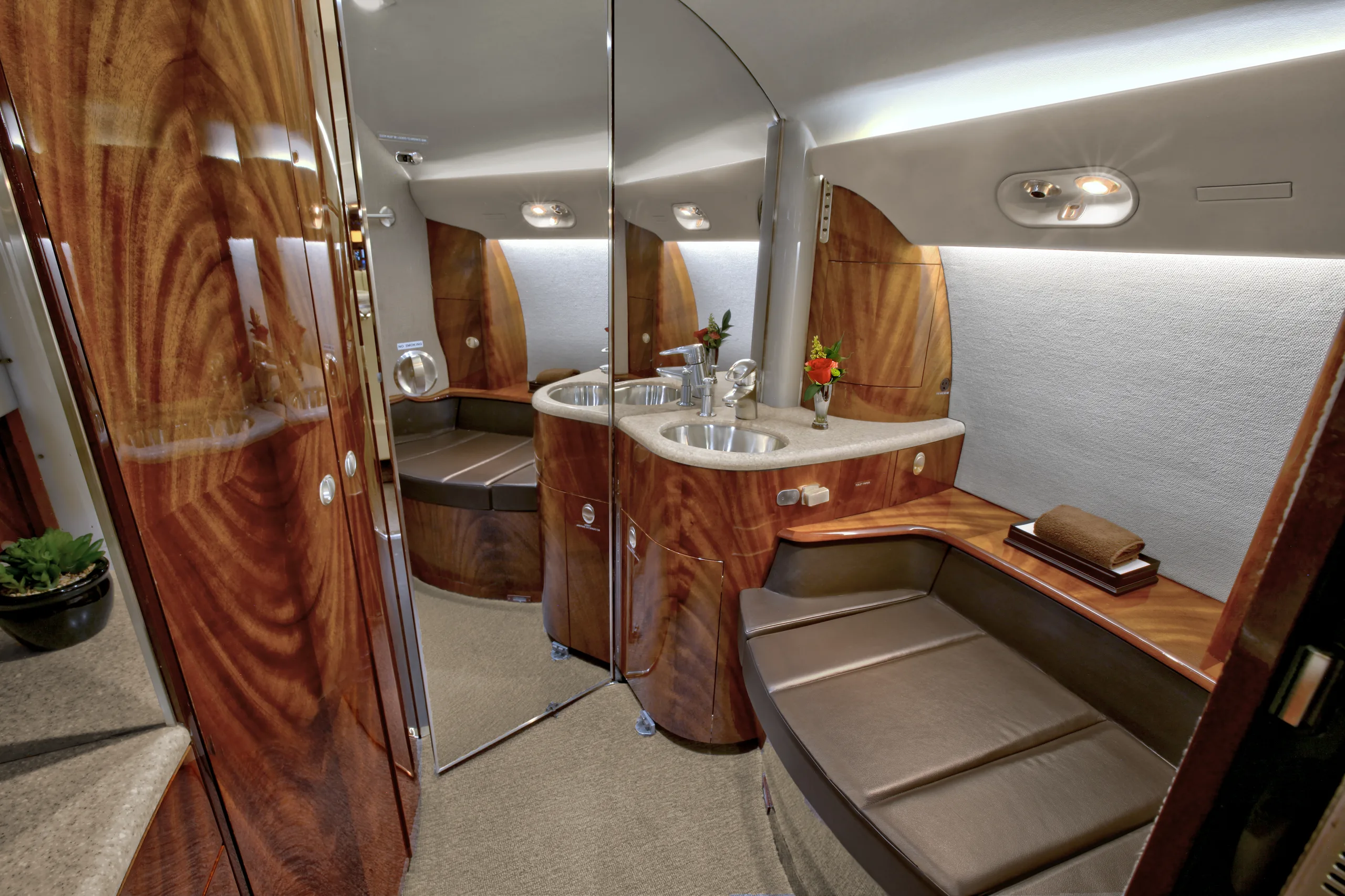 Cabin interior of a 2001 Gulfstream G-V.