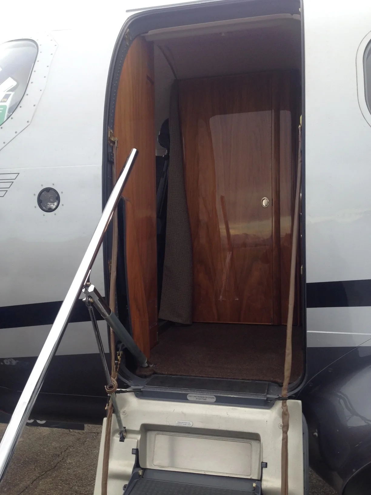 Cabin interior of a 2008 Pilatus PC-12/47 865 N215DK –.