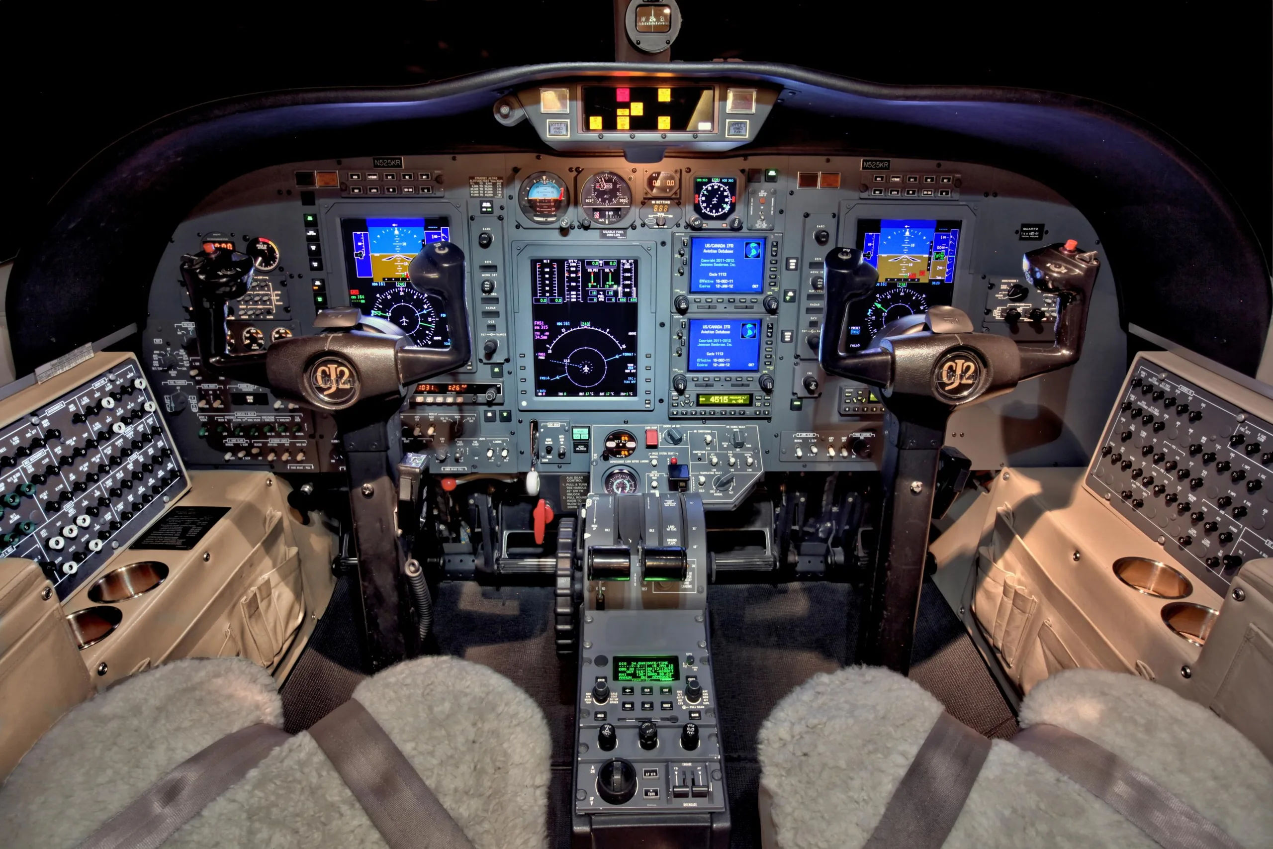 Cockpit and instrument panel of a Cessna citation cj2 sn 525a 0160.