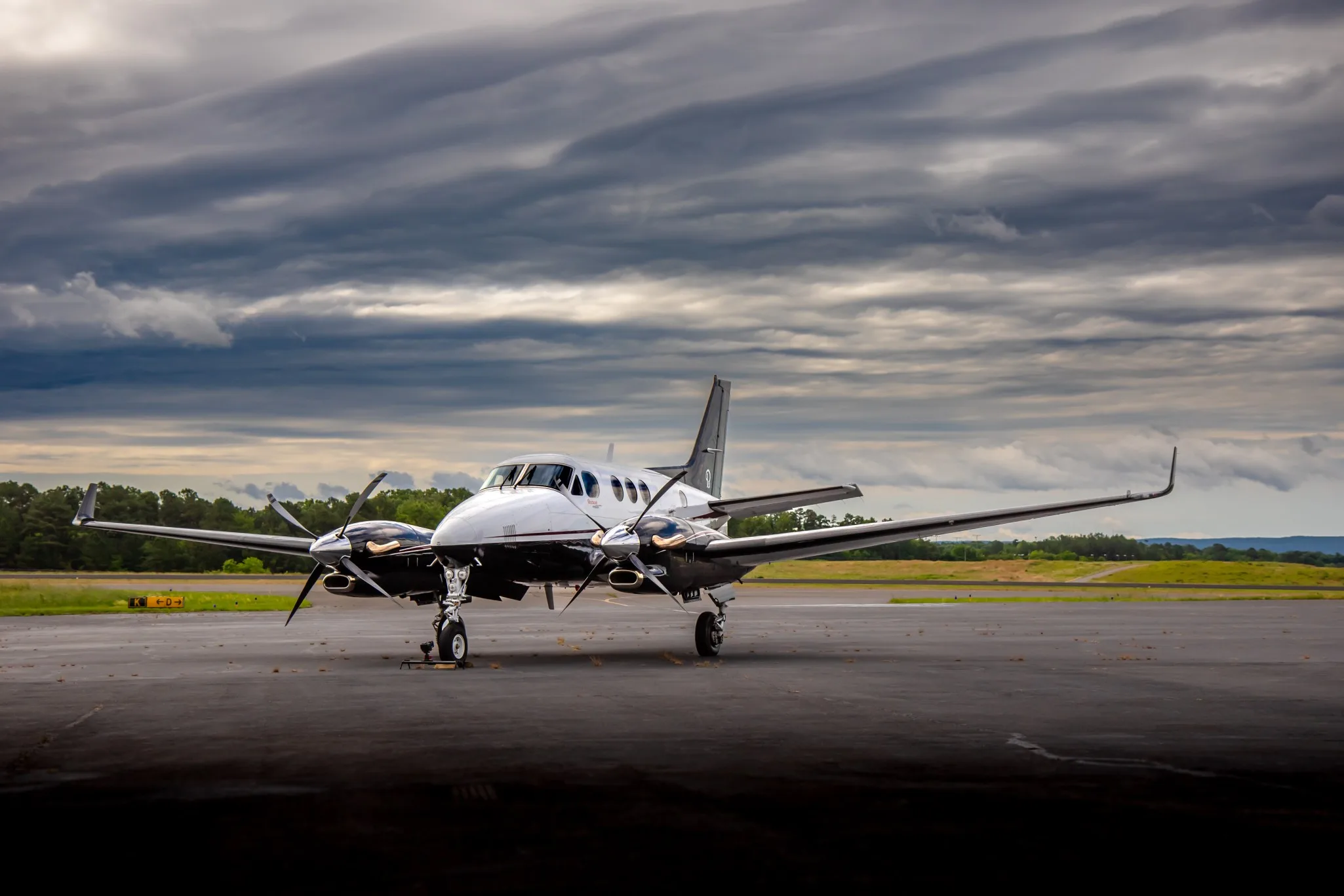 Exterior view of a 1979 Beechcraft King Air 200, N31WC.