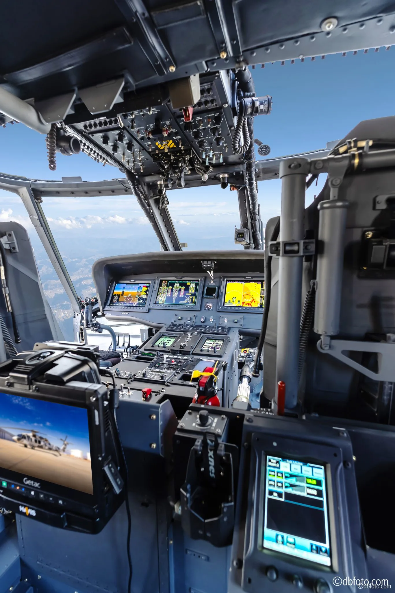 Cockpit and instrument panel of a 1983 Sikorsky UH-60L Black Hawk.
