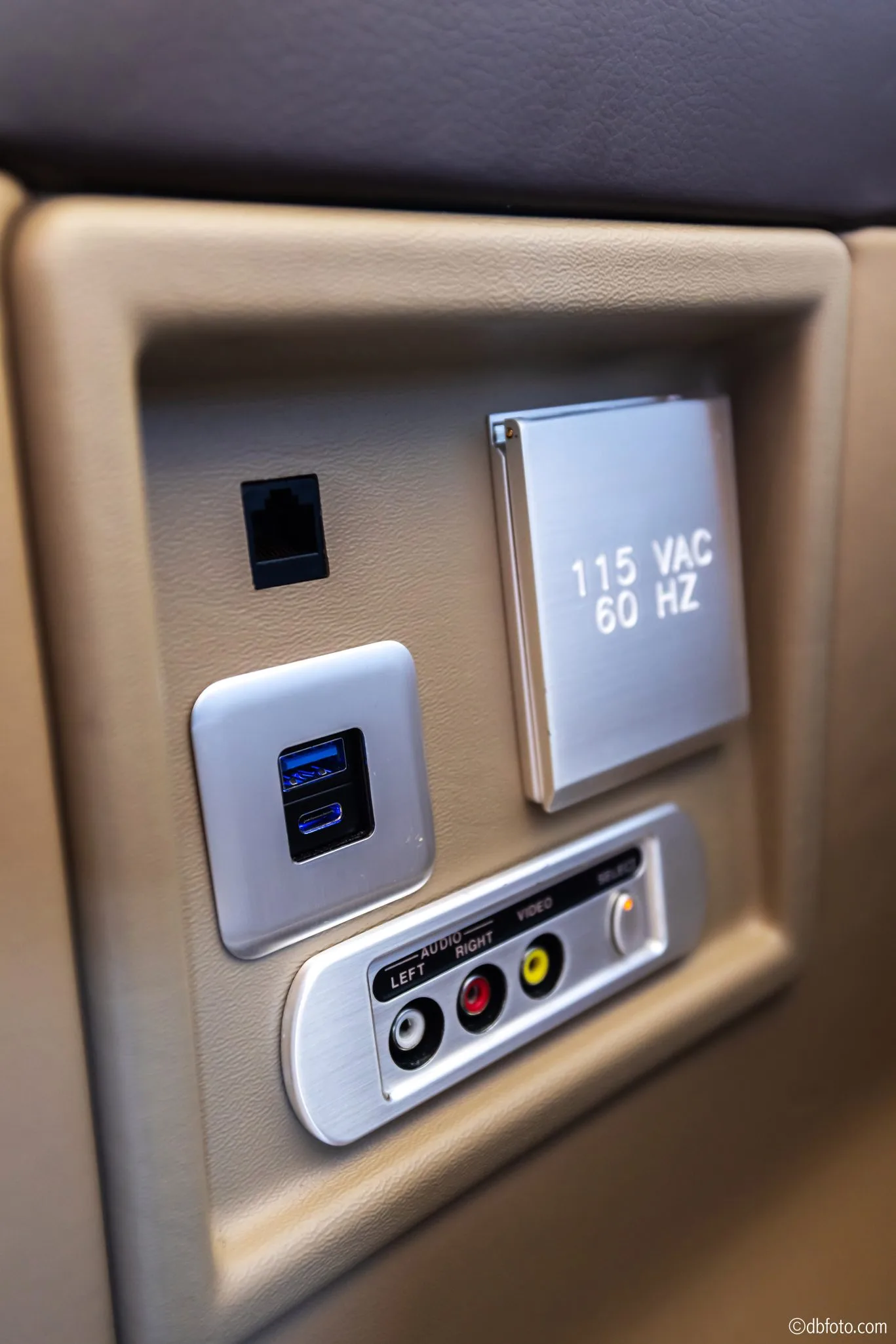 Cabin interior of a 2009 Gulfstream G450.