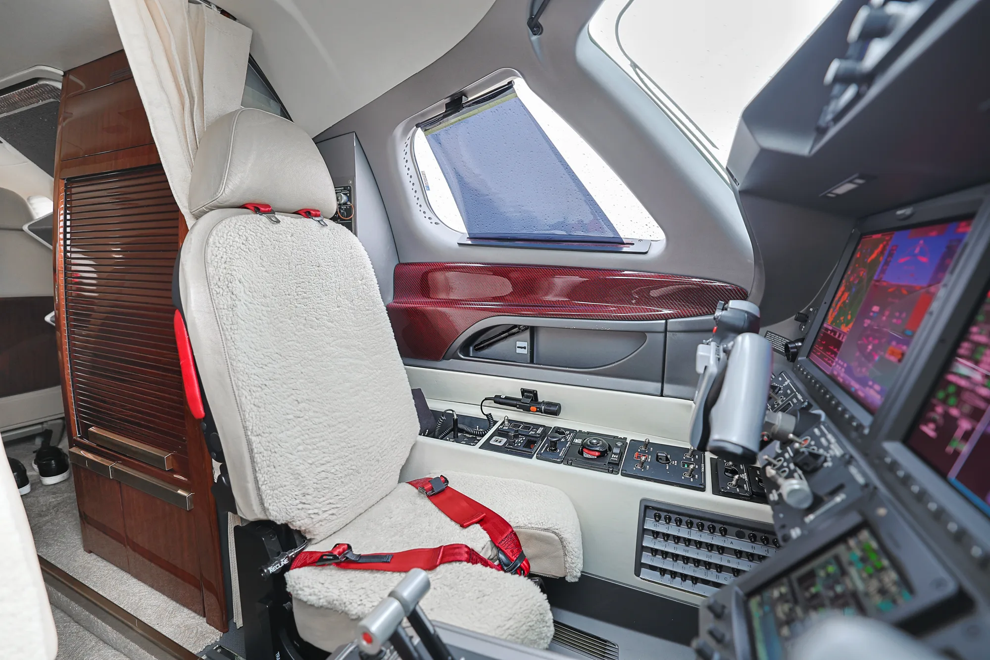 2013 Phenom 300 SN 50500193