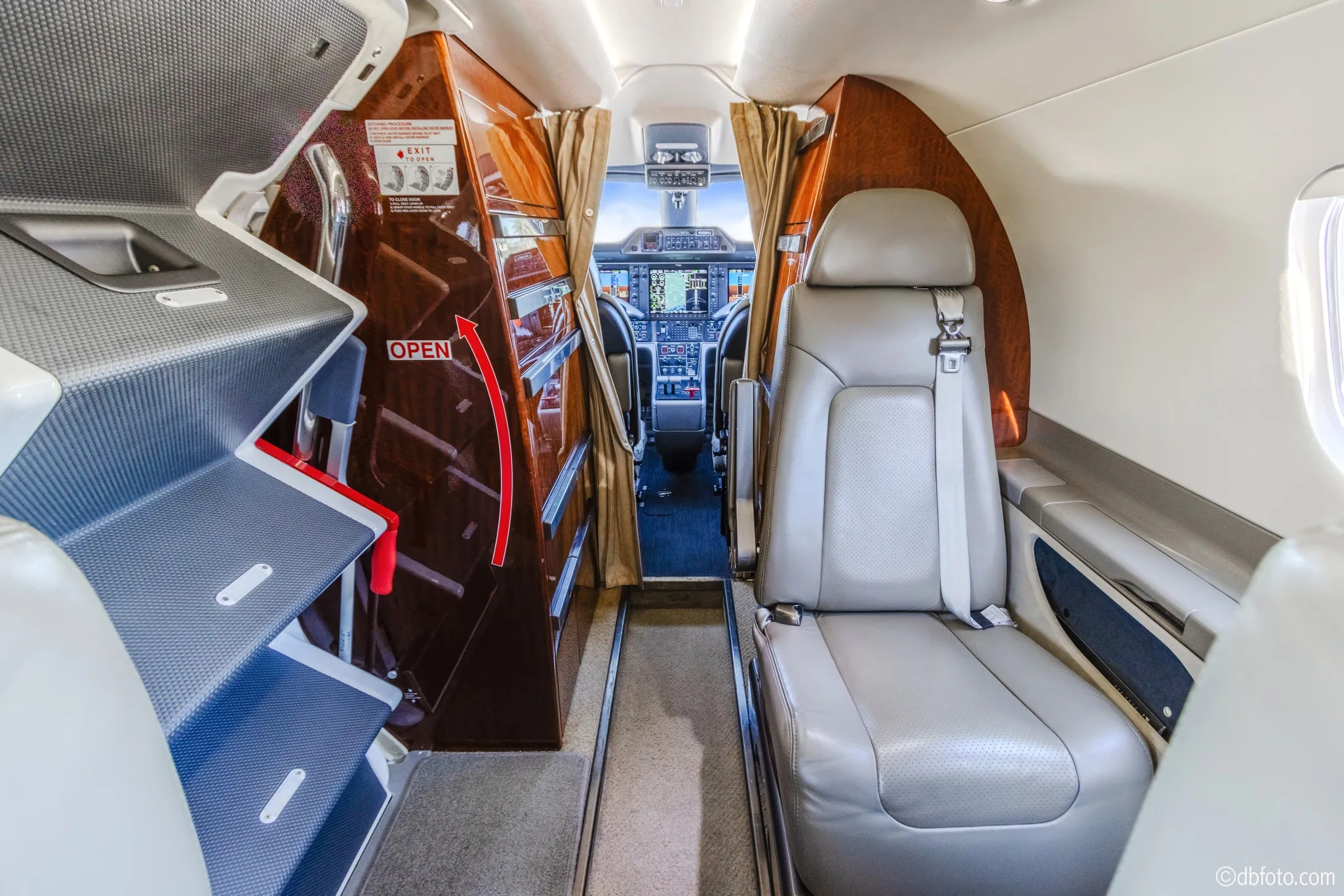 2014 Phenom 300 SN 50500204