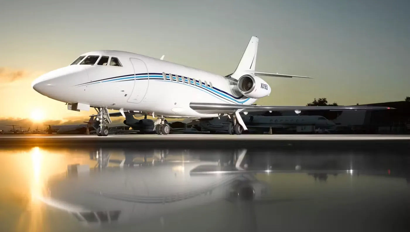 Exterior view of a 1999 Dassault Falcon 2000.