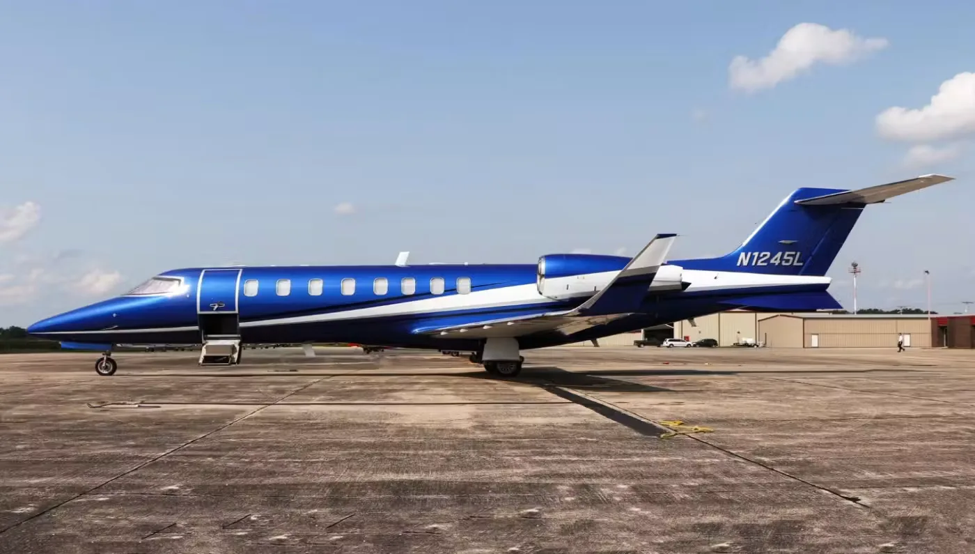 Exterior view of a 2000 Bombardier Learjet 45.