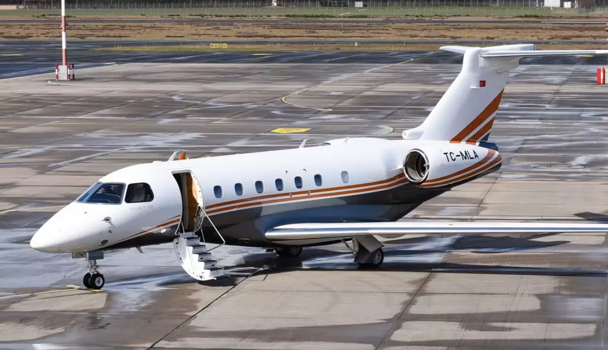 Exterior view of a 2015 Embraer Legacy 500.