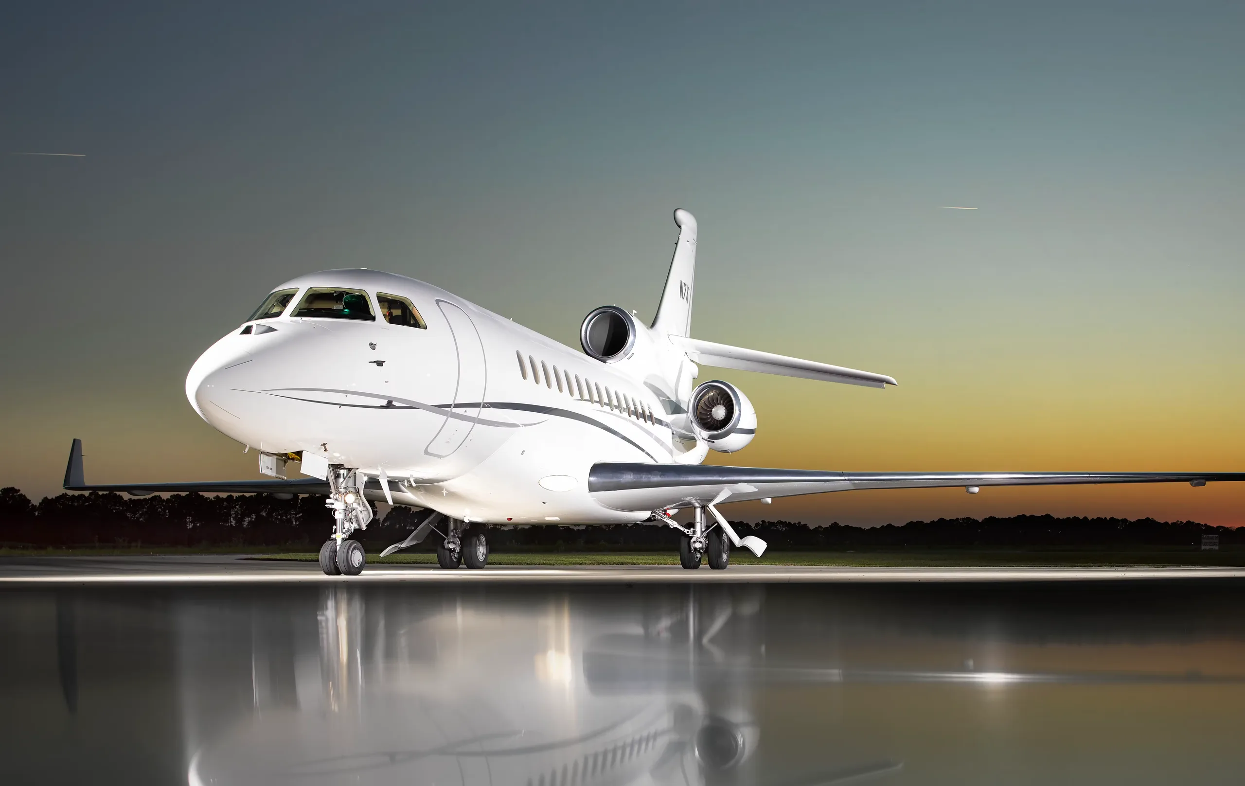 Exterior view of a 2009 Dassault Falcon 7X.