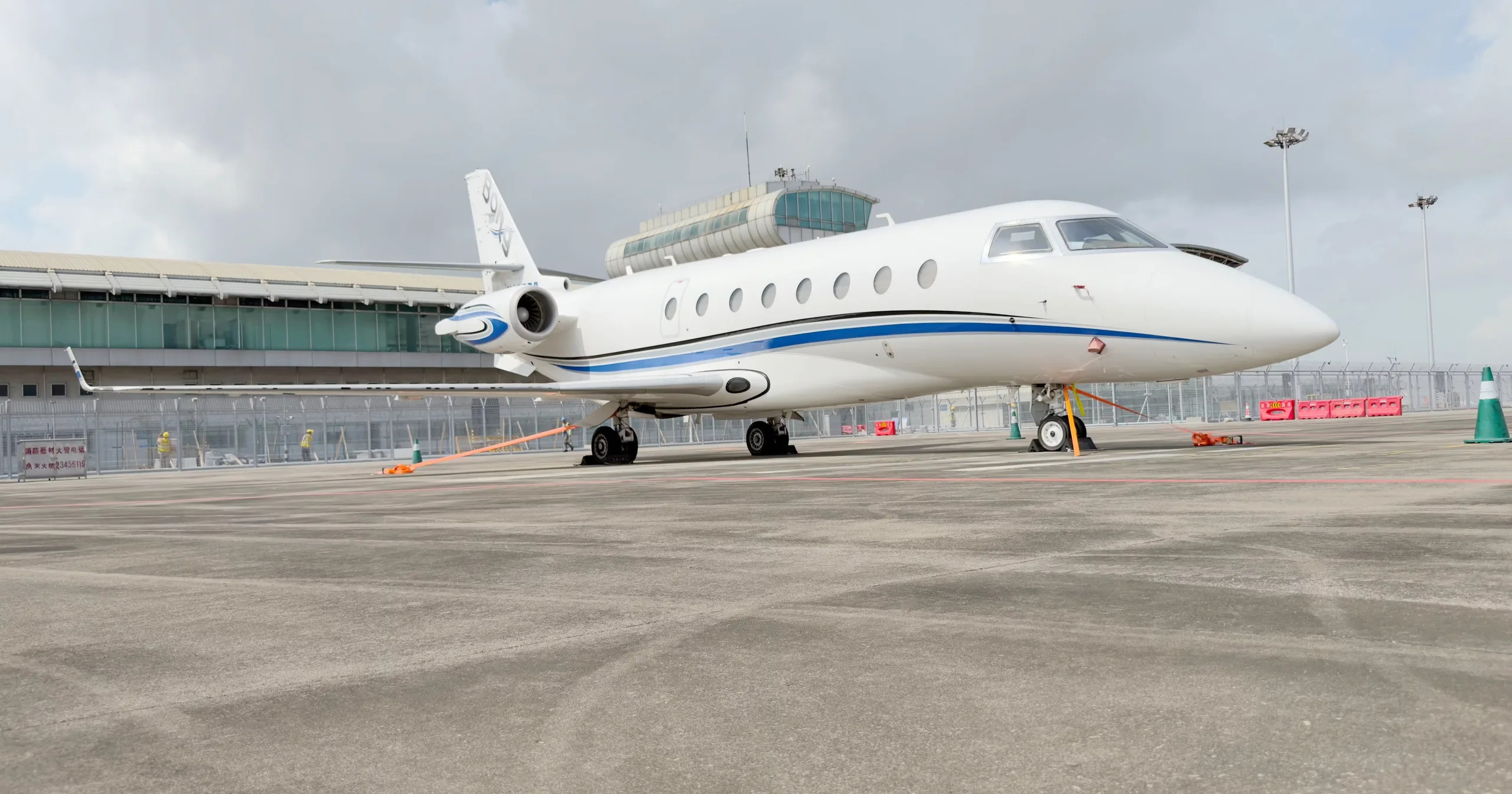 Exterior view of a 2007 Gulfstream G200.