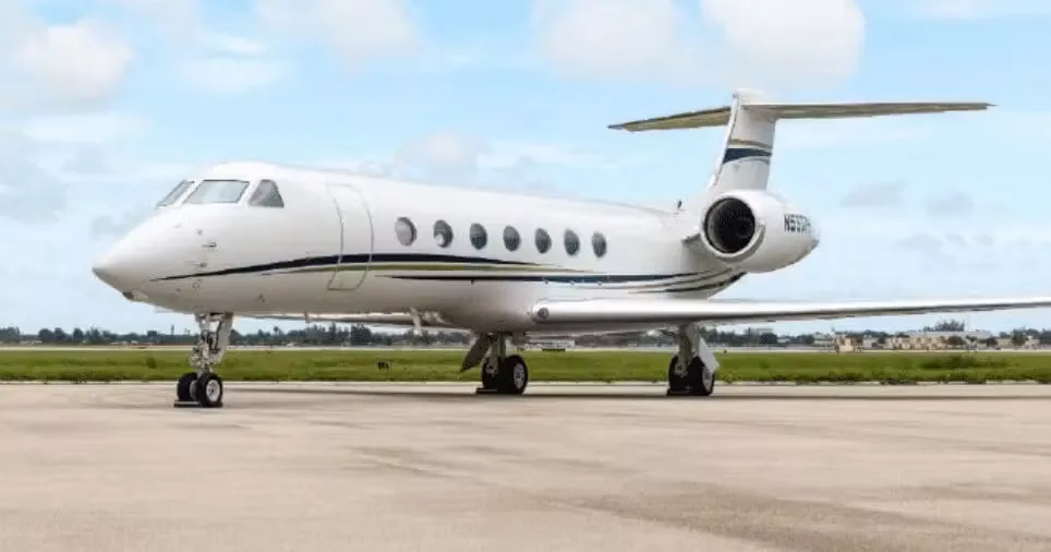 Exterior view of a 2008 Gulfstream G550.