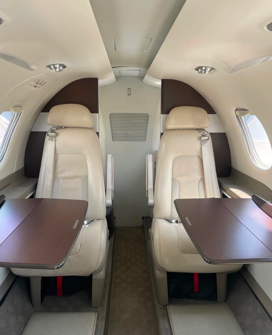 Cabin interior of a Embraer Phenom 100.