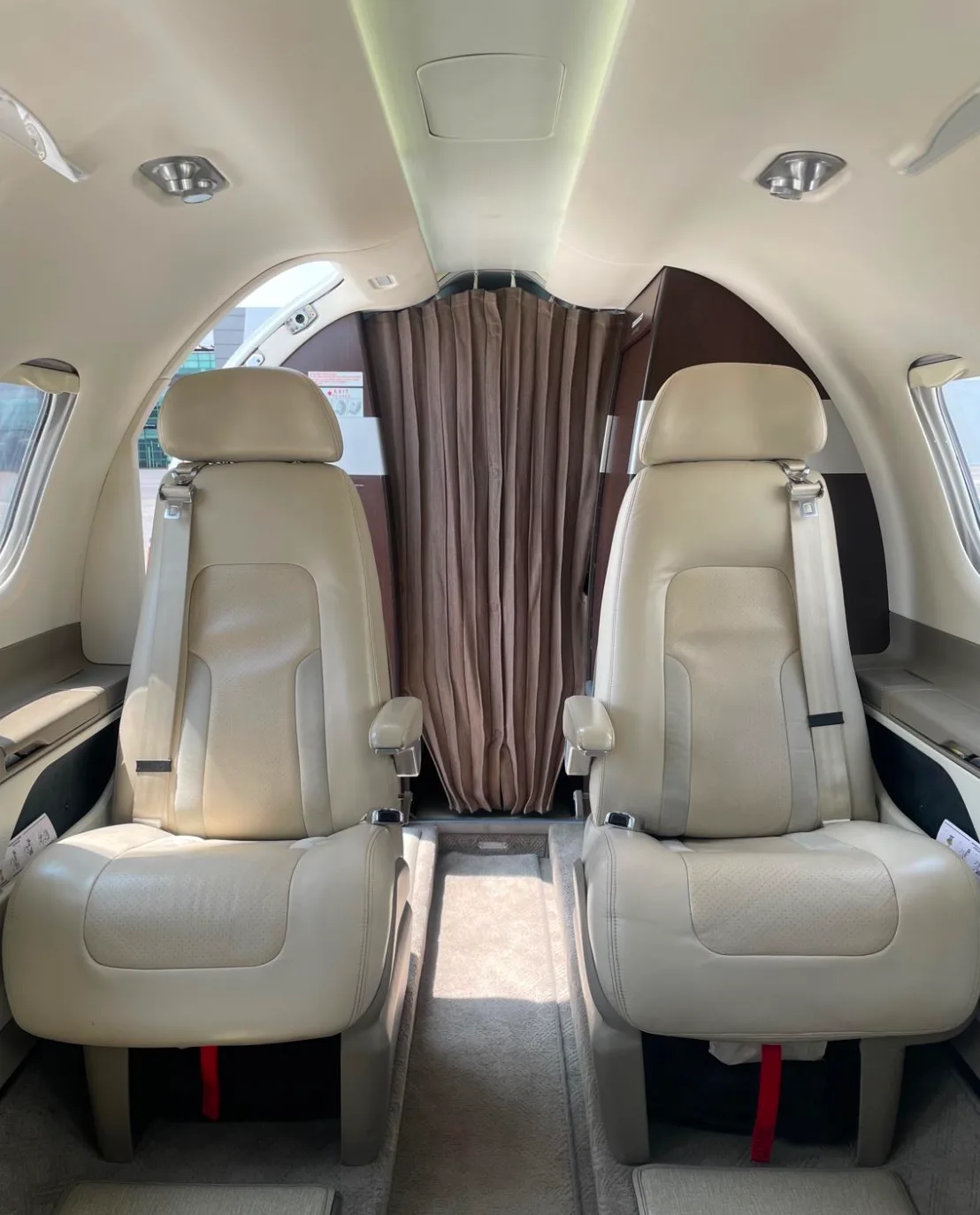 Cabin interior of a Embraer Phenom 100.